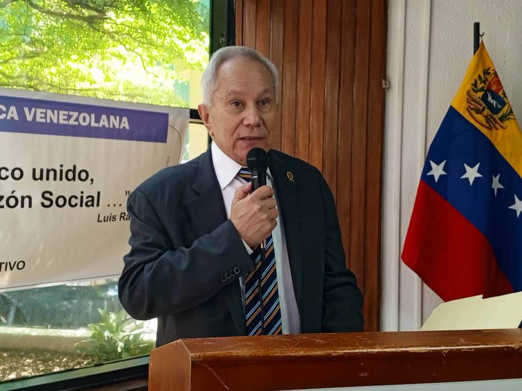 Presidente de la Federación Médica Venezolana denuncia atentado contra su camioneta (FOTOS)