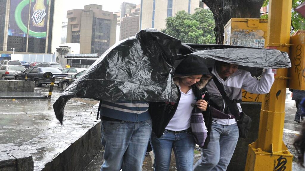 Inameh estima nubosidad y lluvias en varias zonas del territorio nacional este lunes