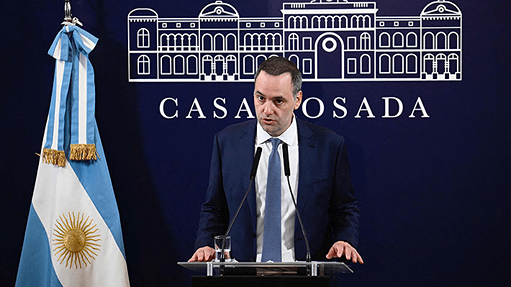 Gobierno de Milei anuncia cambios en ley de educación para penar el «adoctrinamiento en las escuelas»