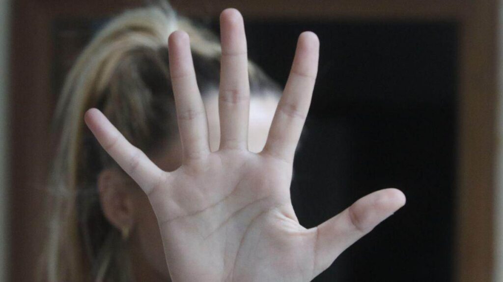 ¿Existe alguna penalidad sobre el acoso de mujer contra mujer? Esto dicen los especialistas