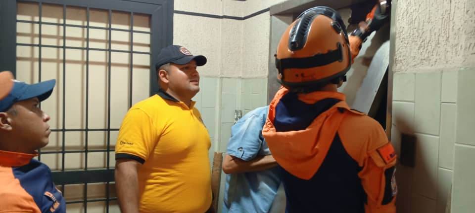 Rescatan a cuatro personas atrapadas en un ascensor en Maturín