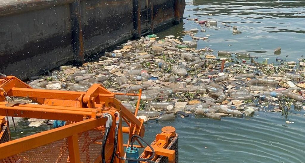 Gobierno nacional recogió 3 mil toneladas de desechos sólidos de las cañadas de Maracaibo (FOTOS)