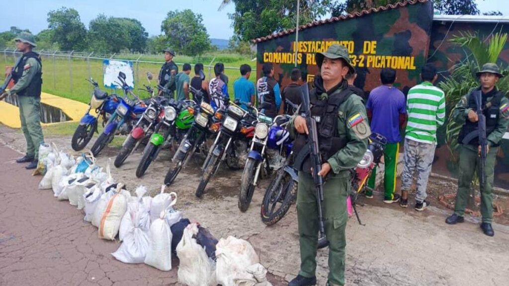 FANB detiene a 12 personas con más de 841 kilos del mineral casiterita en Amazonas (DETALLES)