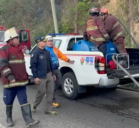 Atienden incendio provocado cerca de los galpones del CNE