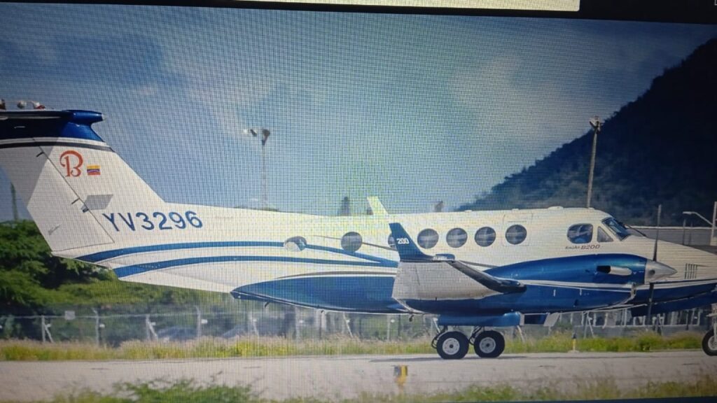 Se precipitó avioneta con 8 personas a bordo cerca de la isla de San Carlos en el Zulia