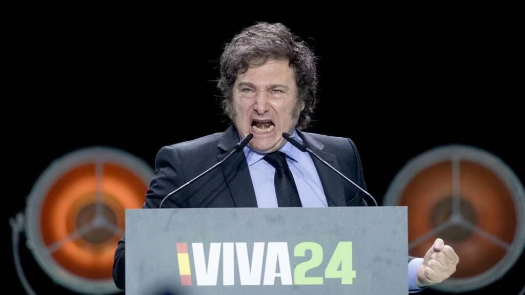 Milei arremete en Madrid contra el socialismo y llama corrupta a la mujer de Pedro Sánchez