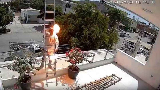 Sufre potente descarga eléctrica mientras le hacia mantenimiento al aire acondicionado (IMÁGENES SENSIBLES)