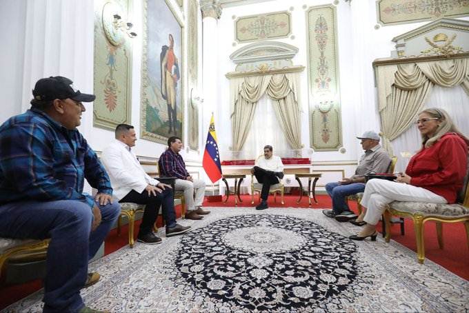 Presidente Maduro se reunió con alcaldes opositores de Barinas