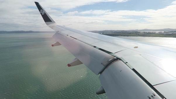 Se hunde avión cisterna luego de un aterrizaje forzoso en un lago de Turquía