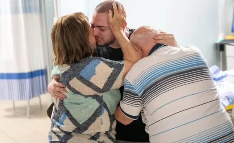 «Murió de pena»: El padre del rehén israelí falleció horas antes de la liberación de su hijo