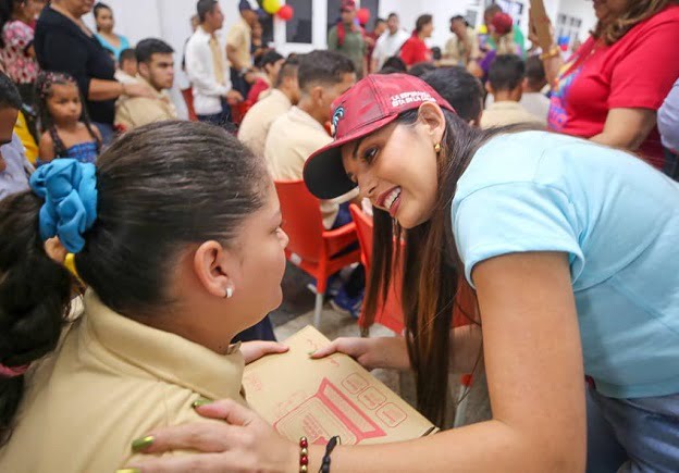 ¡SIGUEN LAS JORNADAS! Gobierno nacional atiende a jóvenes con discapacidad de Cabimas
