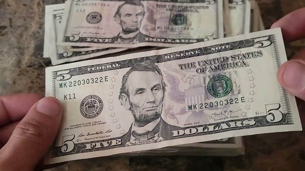 EEUU: Este billete de $5 puede costar hasta $280.000