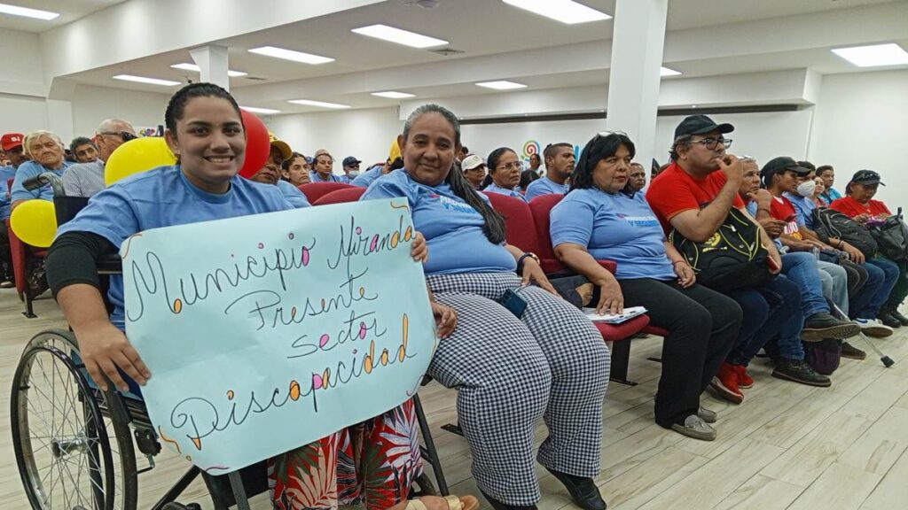 Sector de Personas con Discapacidad del Zulia apoya reelección del presidente Maduro (FOTOS)