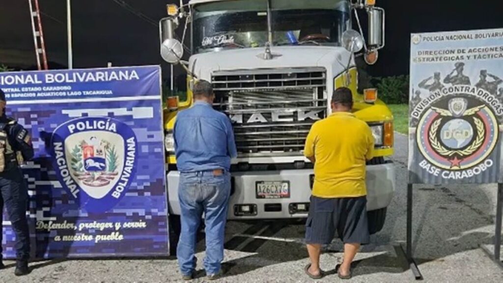 PNB detiene a dos personas por transportar 30 toneladas de Urea en un vehículo