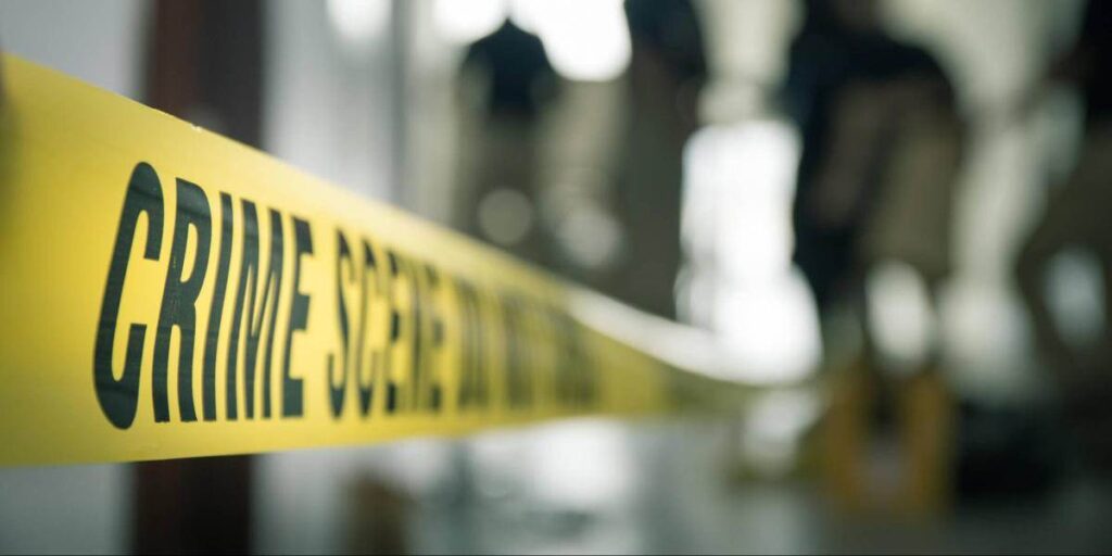 DE TERROR: Encuentran el cuerpo sin vida de un niño de 9 años sentado en el sillón de su casa