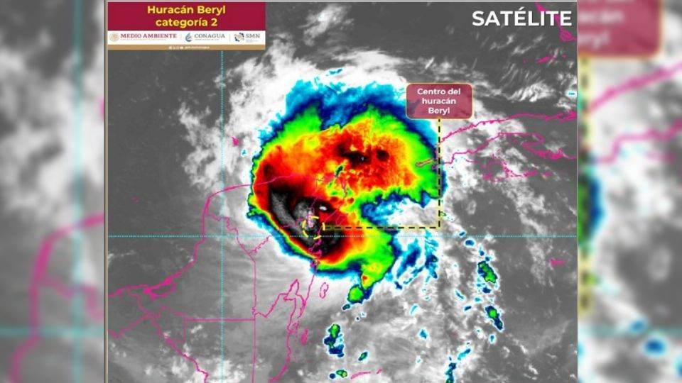 Huracán Beryl pasó a categoría 2 y tocó tierra al norte de Tulum, Quintana Roo, en México