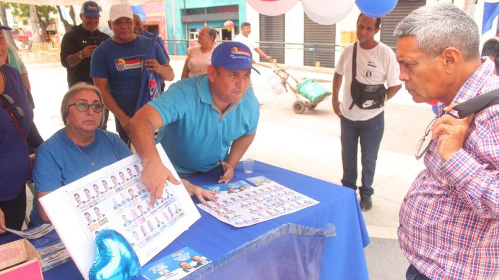 UNT Zulia recorrió el casco central de Maracaibo y La Curva de Molina para enseñar a votar en la elección presidencial (FOTOS)