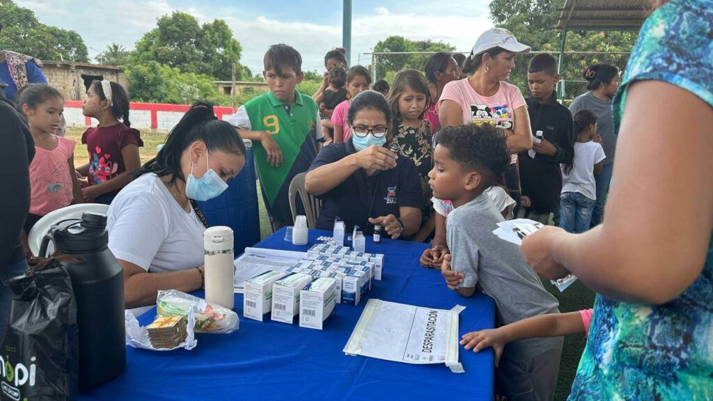 Gobernación del Zulia benefició a más de 2 mil 300 familias en dos grandes jornadas médicas odontológicas (FOTOS)