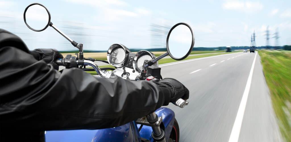 ¿Conduces motocicleta? Estos consejos te ayudarán a prevenir accidentes