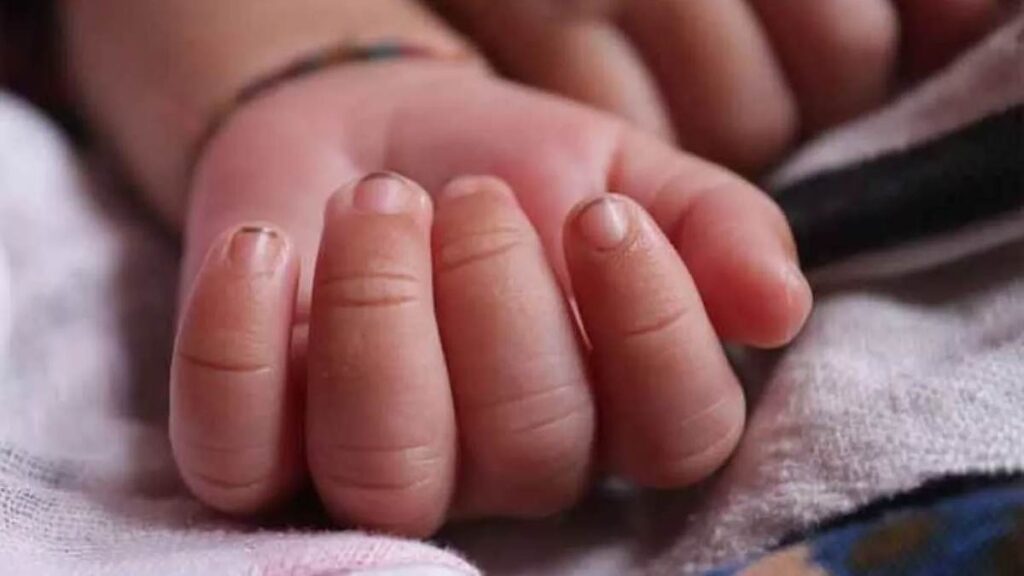 Murió niño de dos años tras recibir brutal golpiza por parte de sus padres