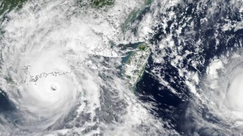Japón se prepara para la llegada del tifón María este fin de semana