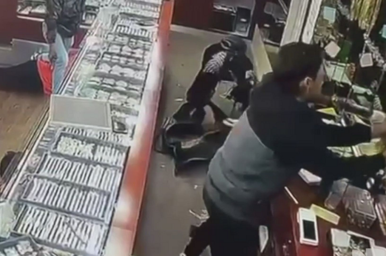 Arrestan a venezolano implicado en millonario robo en joyería de Colorado (Video)
