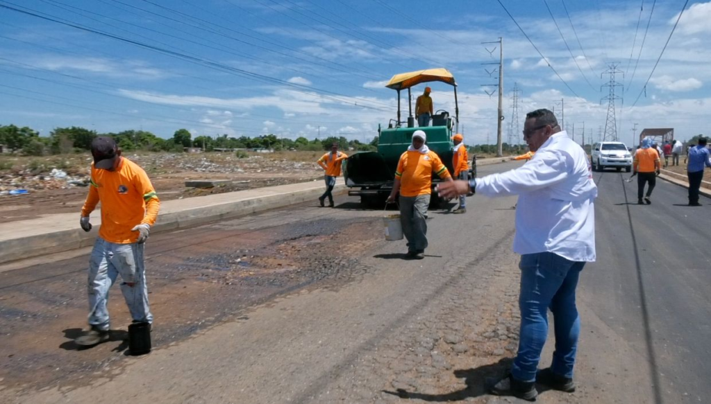 General Reverol retoma asfaltado de la circunvalación 3 en Maracaibo ...