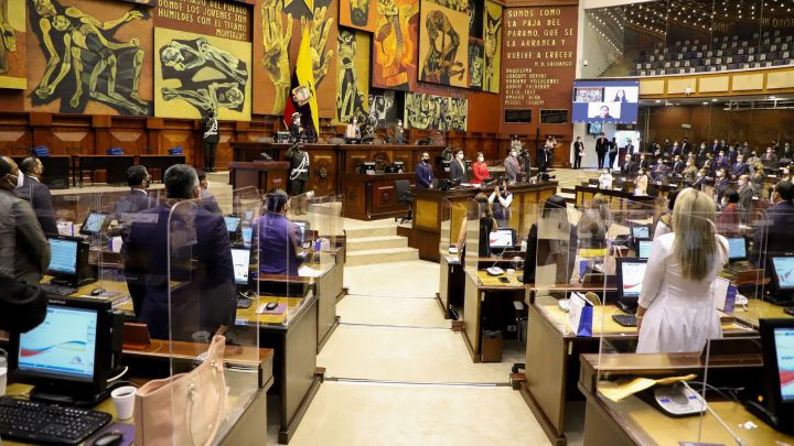 Asamblea Nacional de Ecuador exhorta a Noboa que pida a la CPI orden de captura contra el presidente Maduro