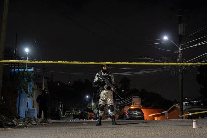 Localizan el cuerpo acribillado de un alcalde electo dentro de su vehículo en México