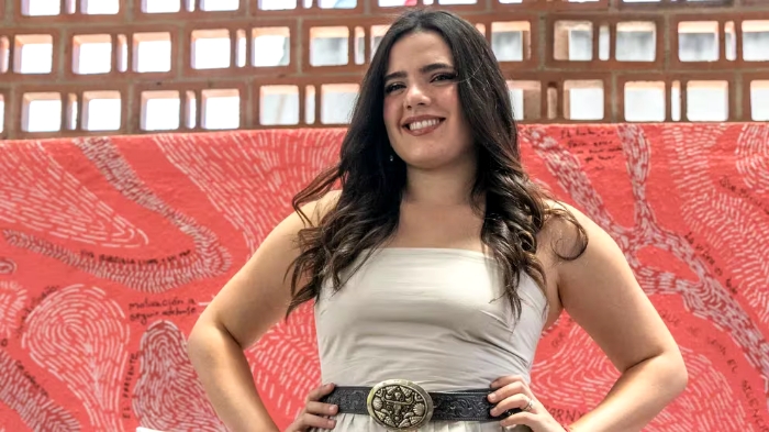 Estas podrían ser las sanciones para Camila Fernández por cambiar la letra del Himno Nacional en pelea de “El Canelo”