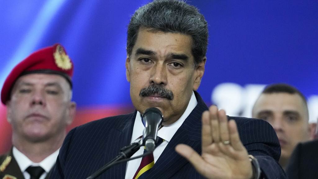 Una treintena de exlíderes iberoamericanos denuncian al presidente Maduro ante la Fiscalía de la CPI