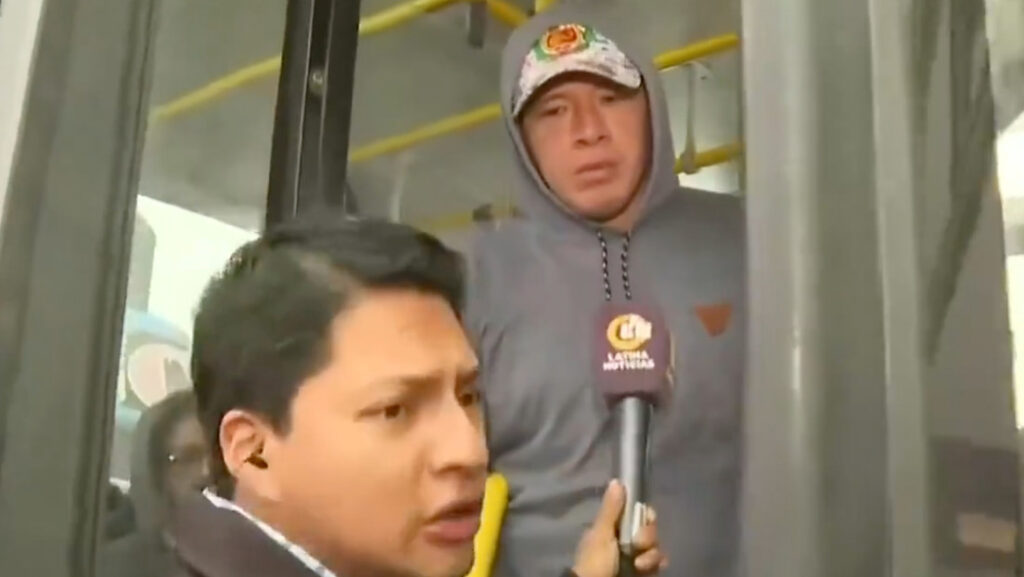 periodista peruano