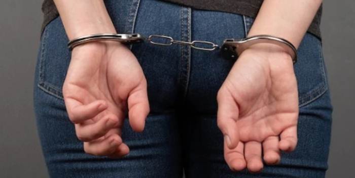 Detienen a una mujer por prestar su cuenta bancaria para recibir dinero de estafas