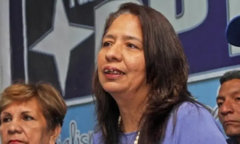 Diputada propone pérdida de nacionalidad para quienes atenten contra el país