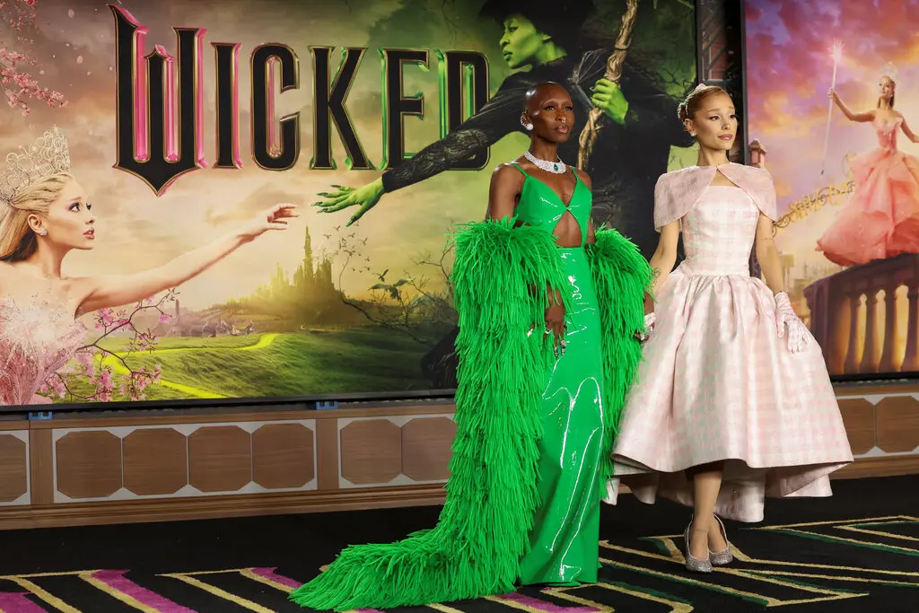 Mattel incluye por error un sitio porno en la caja de las muñecas de la película ‘Wicked’ Mattel