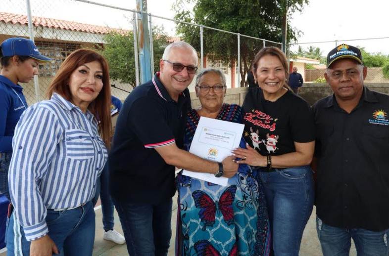 Programa «En San Francisco Somos Propietarios» entrega más de 500 nomenclaturas en Los Cortijos (FOTOS) Nomenclaturas