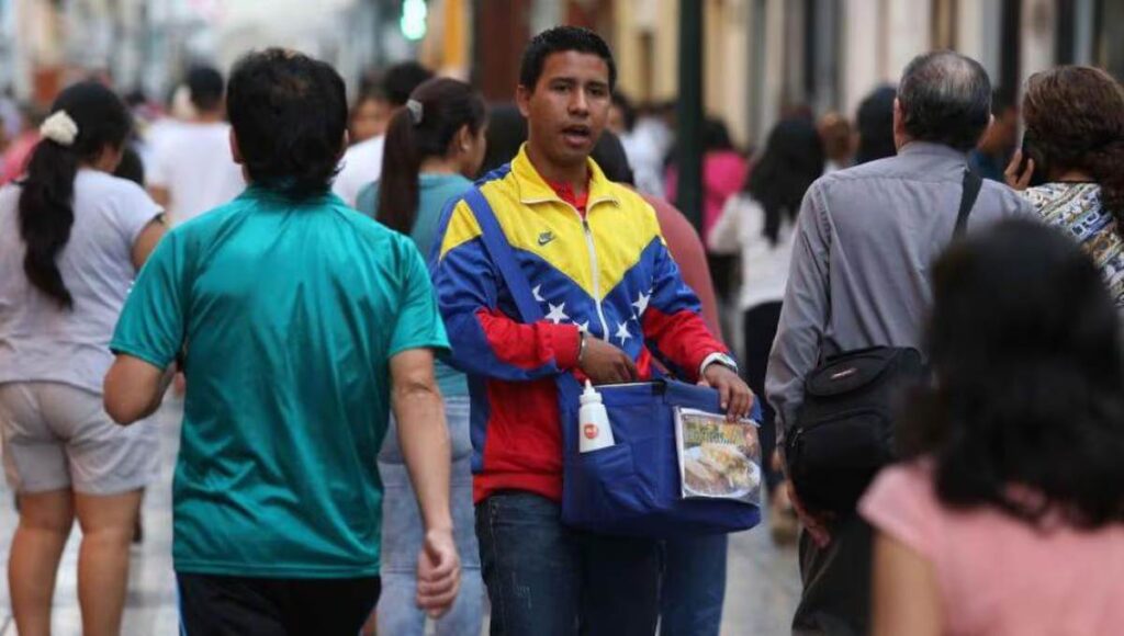 Migrantes venezolanos aportarán 530 millones de dólares a la economía peruana en 2024, según cifras de OIM OIM