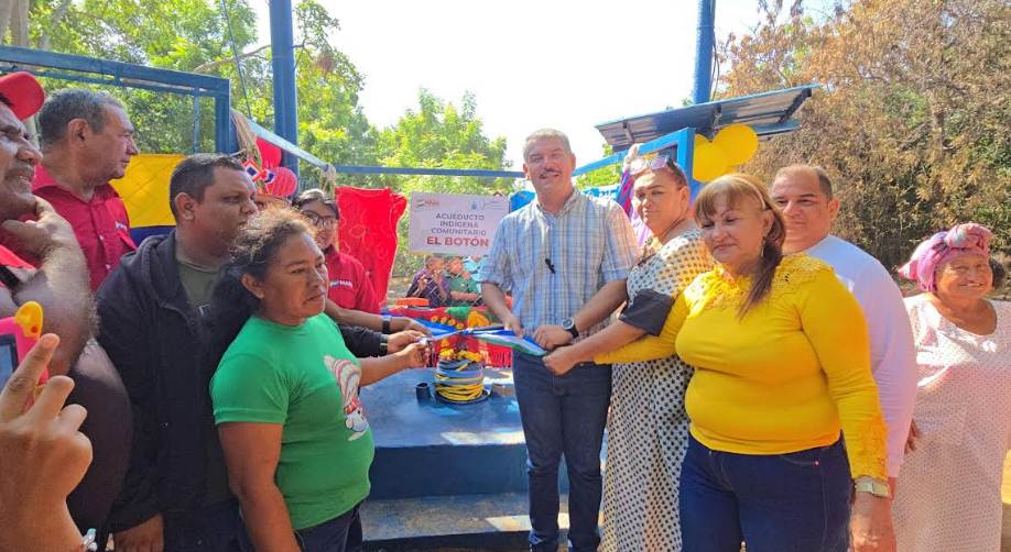 ¡SIN DESCANSO EN ESTAS FECHAS! Alcalde Luis Caldera entrega el acueducto indígena comunitario N° 44 Luis Caldera