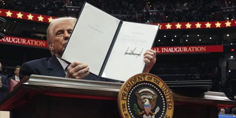 Trump revoca decisión de Biden de eliminar a Cuba de la lista de países patrocinadores del terrorismo Cuba