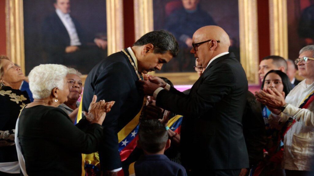 Maduro desde la AN tras su juramentación: “Hemos cumplido con la Constitución” juramentación