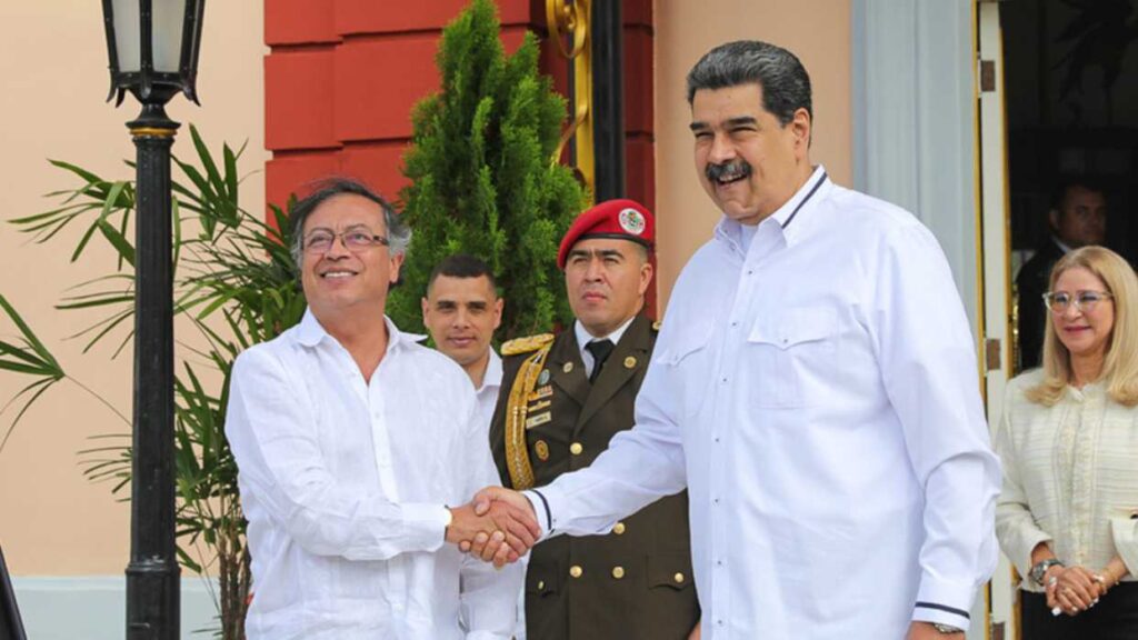 Petro sostiene diálogo con Maduro y anuncia plan para erradicar grupos armados en el Catatumbo Petro
