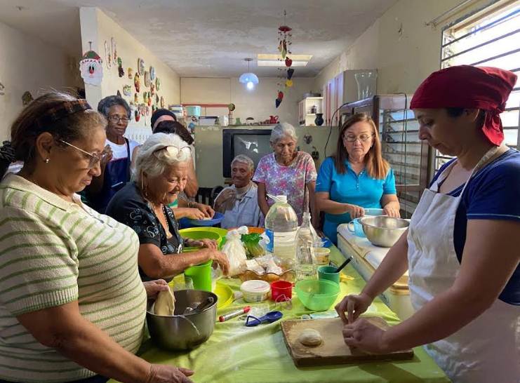 Alcaldía de Maracaibo a través de Clubes de Abuelos inician 2025 con taller de Panadería Artesanal Clubes de Abuelos