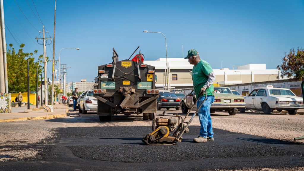 Plan Rápido de Bacheo 2025 llega al casco central para atender parada de la línea Socorro y más de cinco rutas de transporte Bacheo 2025