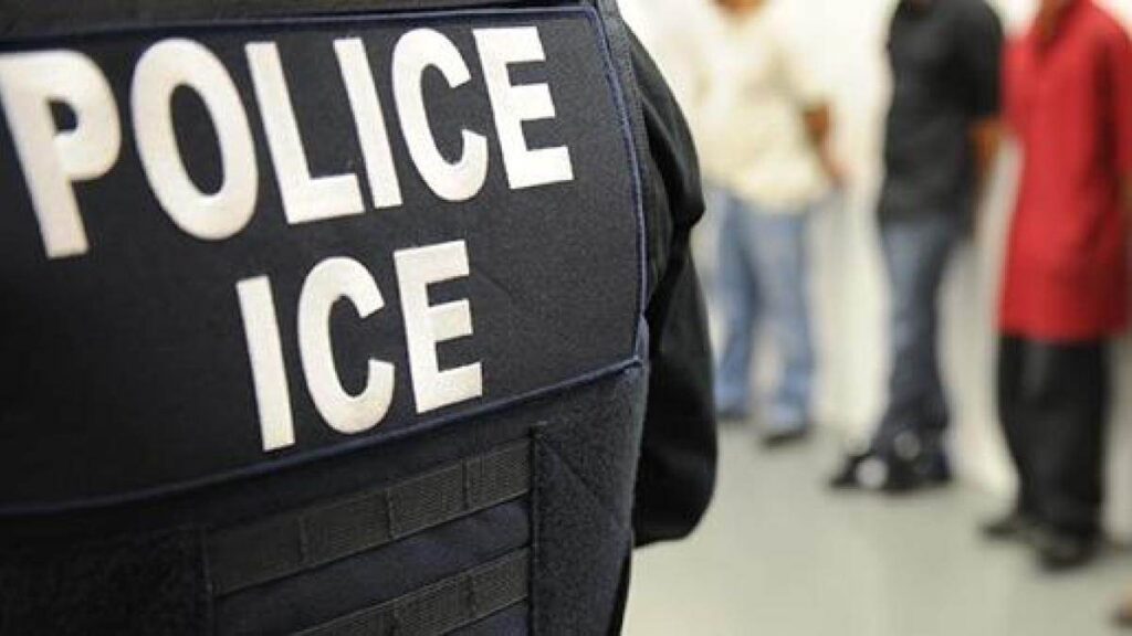 Venezolanos denuncian agresiones físicas y discriminación en centro de detención en Texas