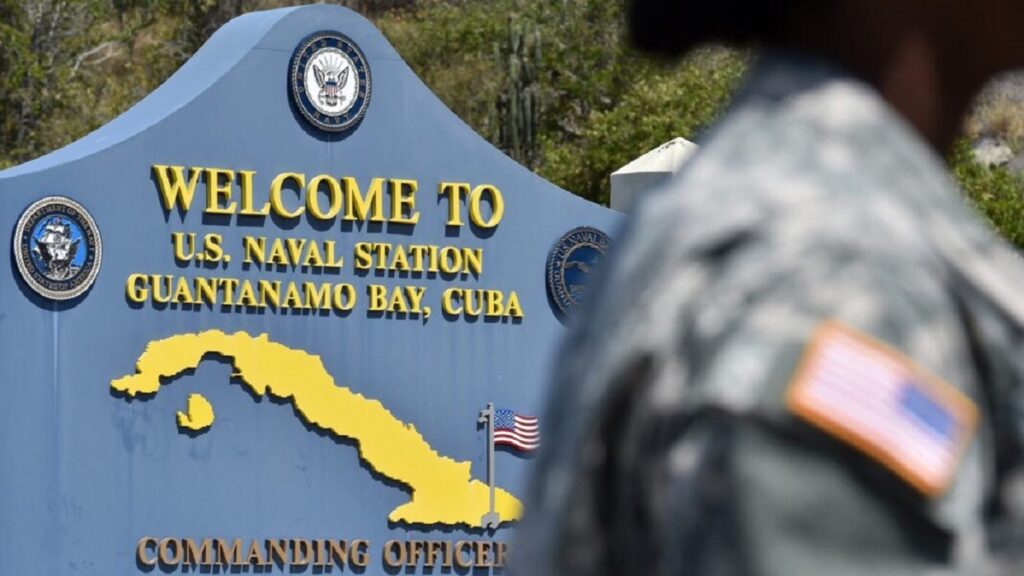 EEUU envía primer vuelo con migrantes a Guantánamo