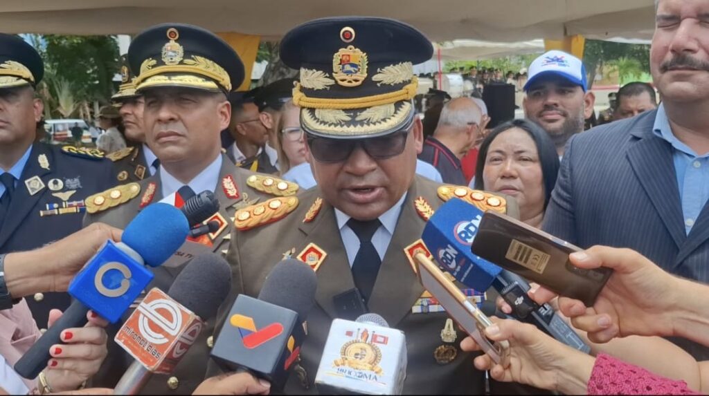 Comandante de la REDI N.°1 Occidental, MG. Pedro Esteban González Ovalles, rindió honores a los héroes de la Independencia este 19 de abril