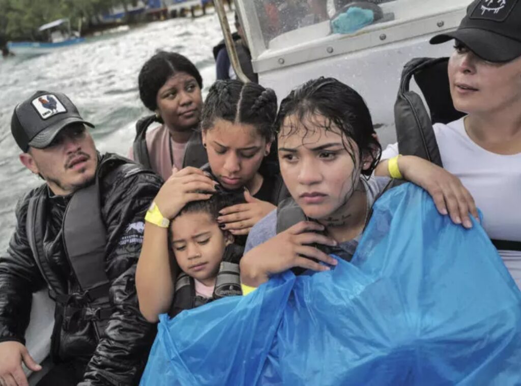 Migrantes venezolanos relatan el horror de su retorno por mar Mar