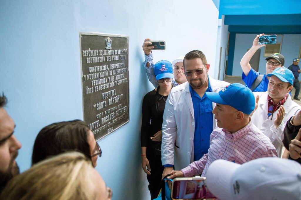Rosales en Santa Bárbara del Zulia: «Seguiremos avanzando en cambiar y mejorar cada rincón del Zulia» Rosales