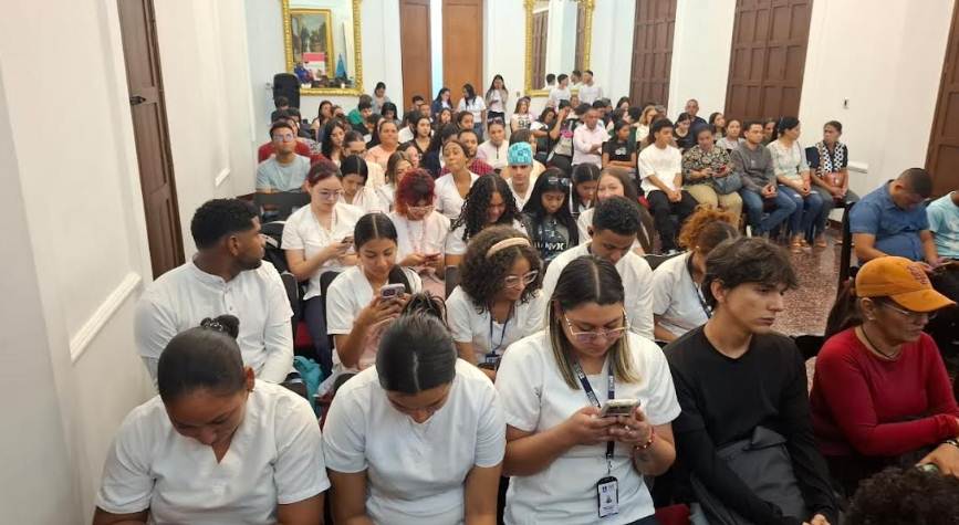 Incorporan nuevos estudiantes a las becas Dr. Jesús Enrique Lossada por instrucciones del gobernador Caldera Jesús Enrique Lossada