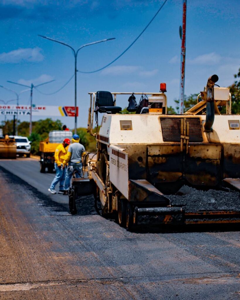 Plan Estadal de Vialidad se extiende al tramo Distribuidor La Chinita-Aeropuerto con 10.000 toneladas de asfalto Plan Estadal